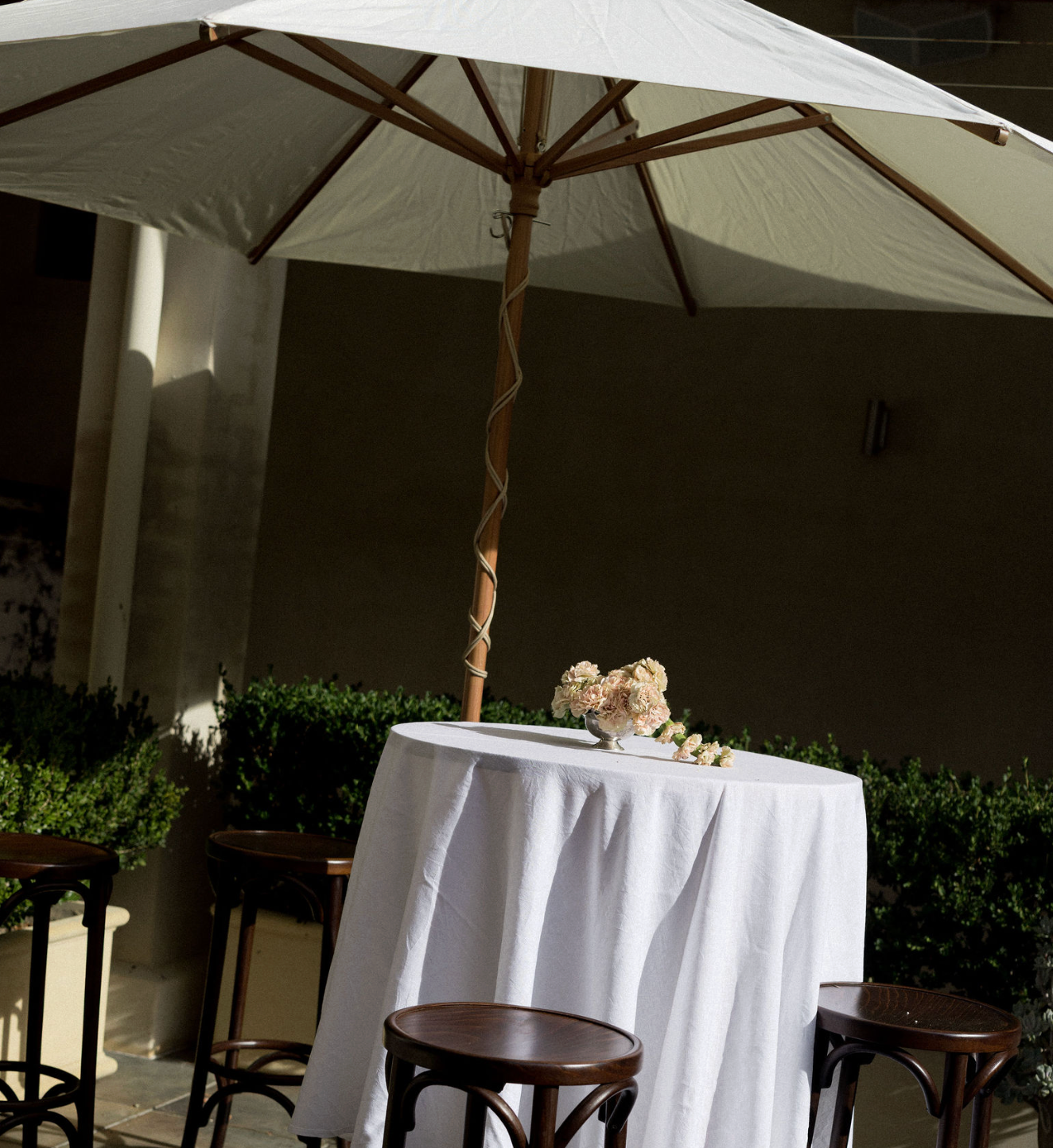 White French Linen High Bar Round